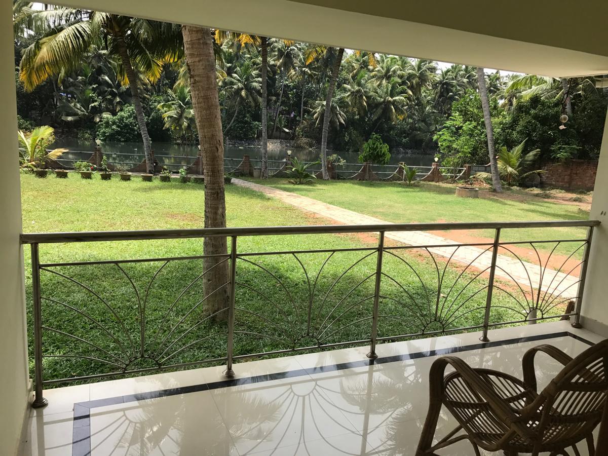 Travancore Island Resort Thiruvananthapuram Exterior photo